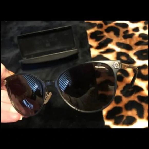 Polarized Versace Sunglasses - Picture 3 of 5